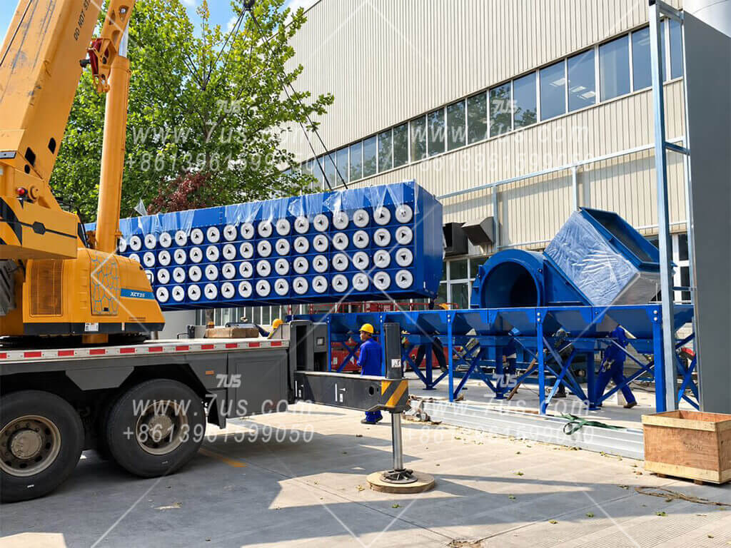 Crane assembling upper and lower collector modules