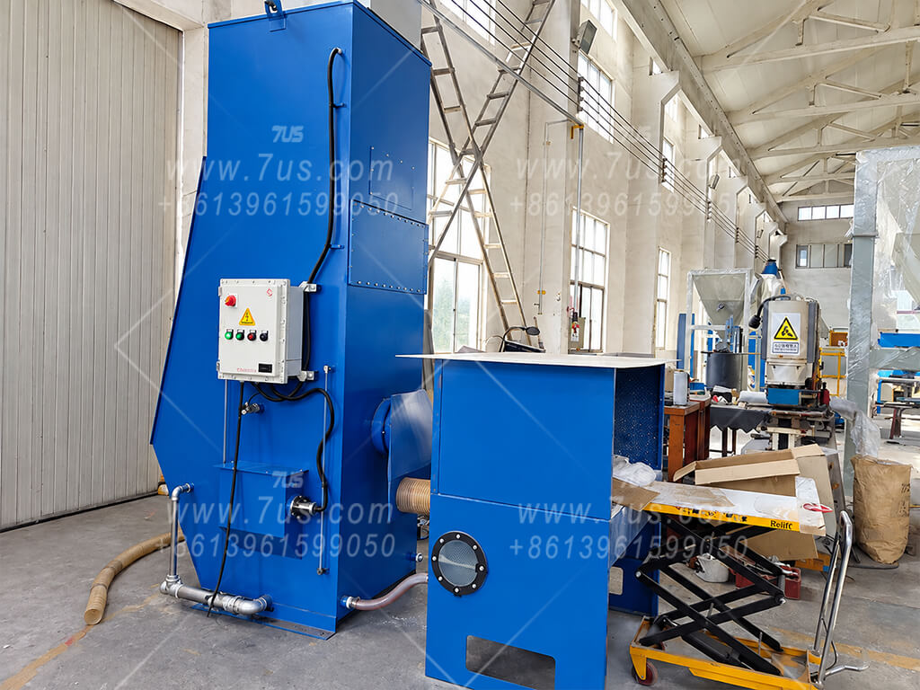 Blue EHWD-S compact wet dust collector connected to a separate extraction worktable