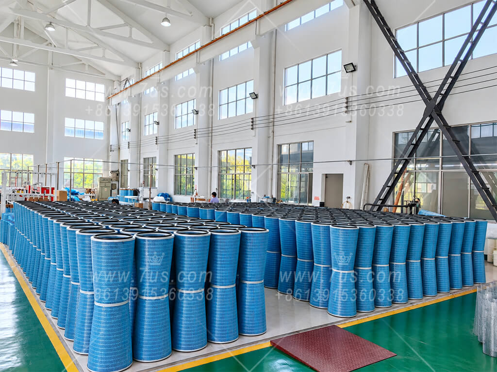 Filter cartridges in the Jiangsu Erhuan filter manufacturing workshop